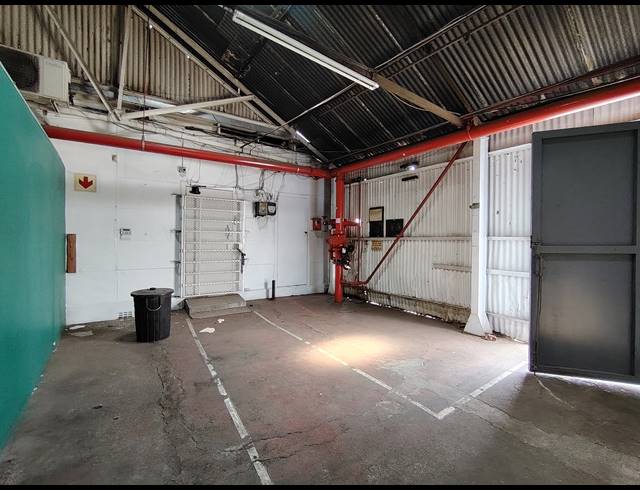 1,300M² WAREHOUSE TO LET IN DRIEHOEK